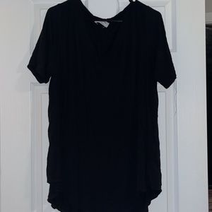 black v neck t-shirt size 1x. perfect condition.